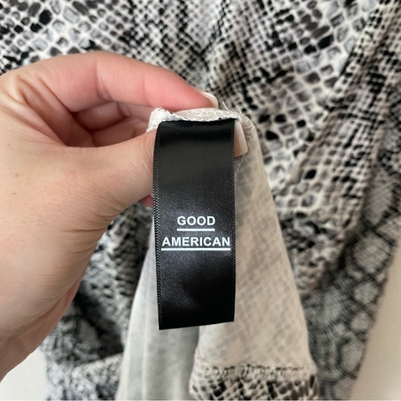 Good American | Runaround Wrap Midi Dress Snakeskin Size XS Gray - Picture 11 of 11